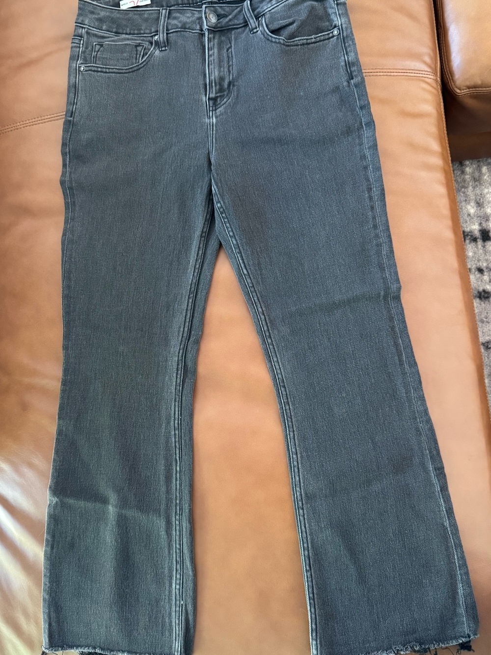 VIGOSS
Marley Mid Rise Cropped Bootcut Jean - Picture 4 of 8